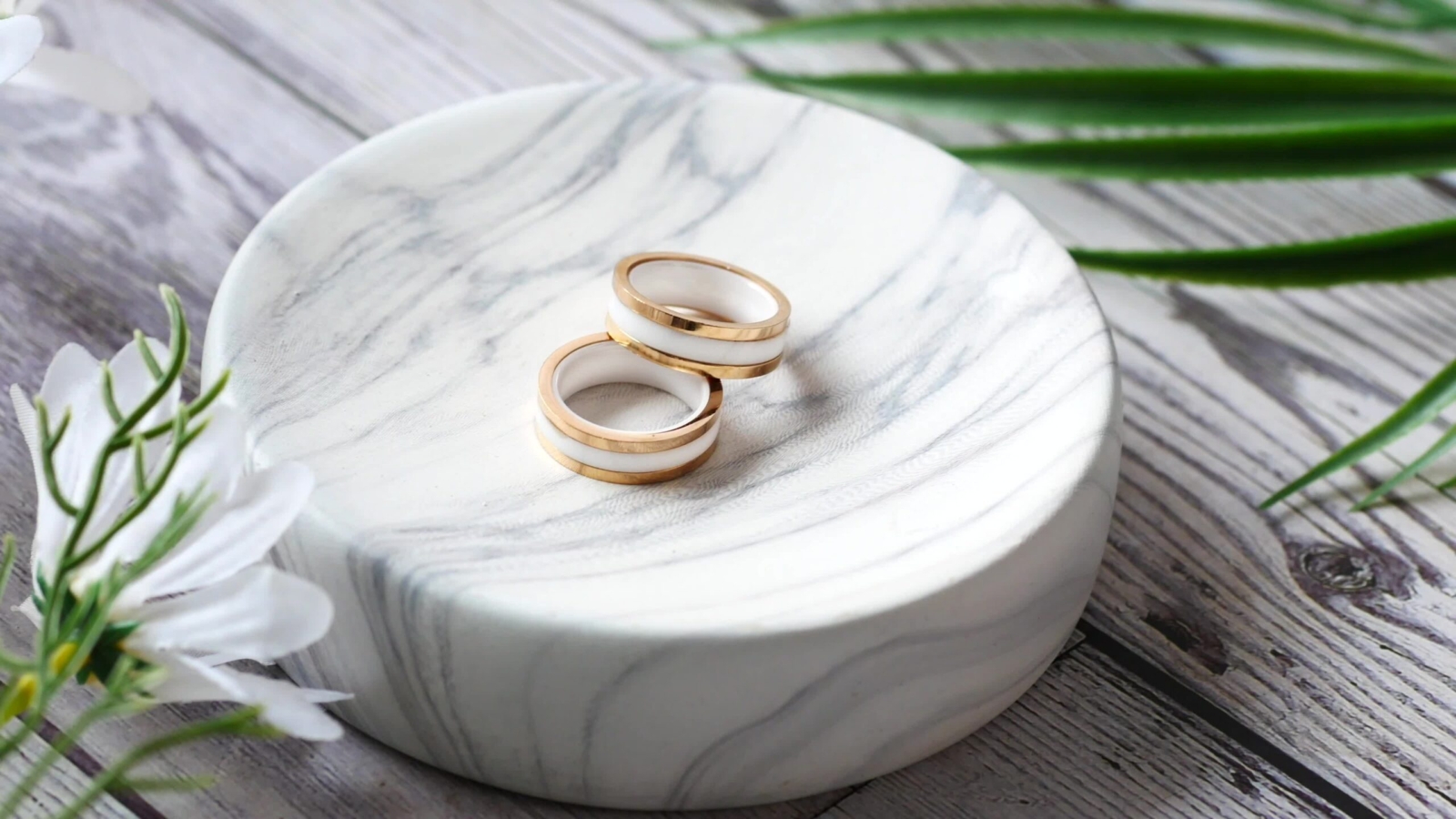 2338139-3840x2160-desktop-4k-wedding-ring-wallpaper-image